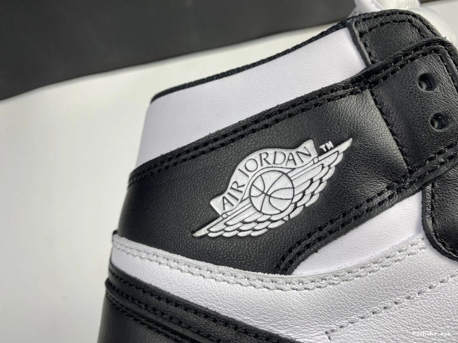 White (2014) 555088-010 Black Retro Air 1 Jordan 0806